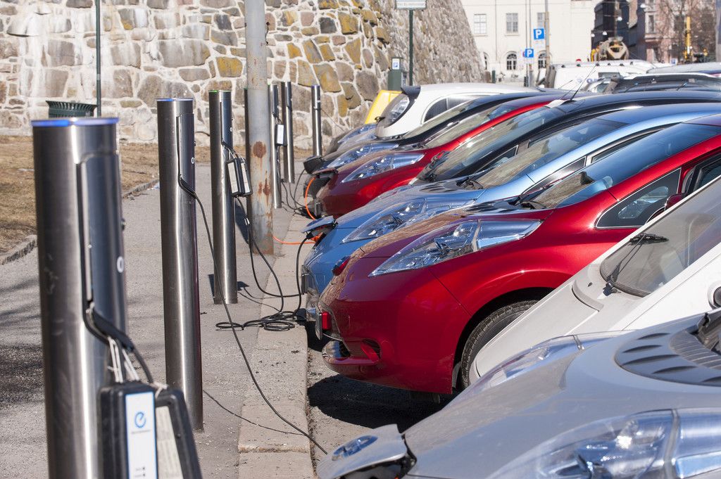 Elektrofahrzeuge und Ladeinfrastruktur in Europa als Symbol der Verkehrswende