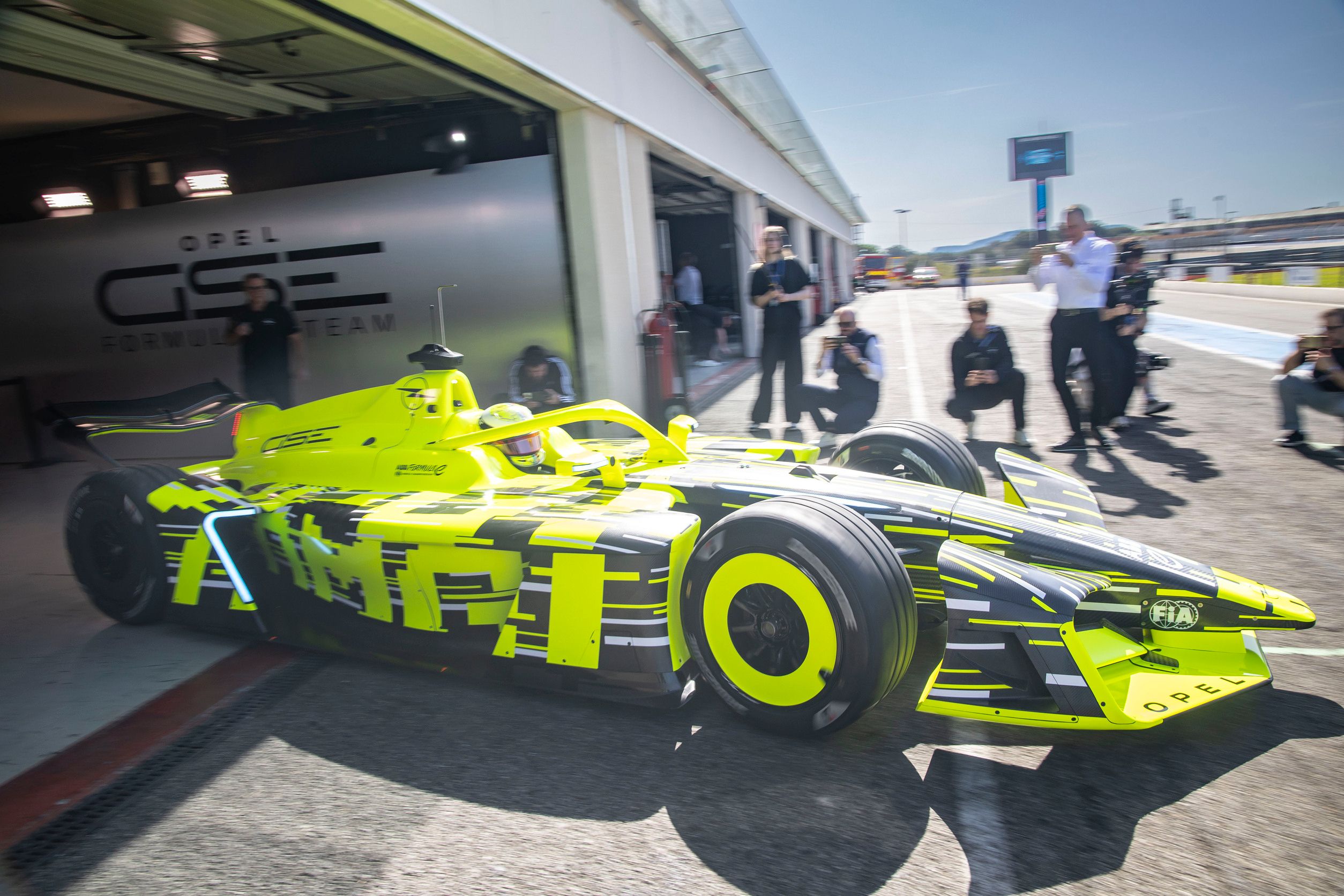 Opel GSE 27FE, der GEN4-Prototyp für die Formel E, auf der Rennstrecke in Le Castellet
