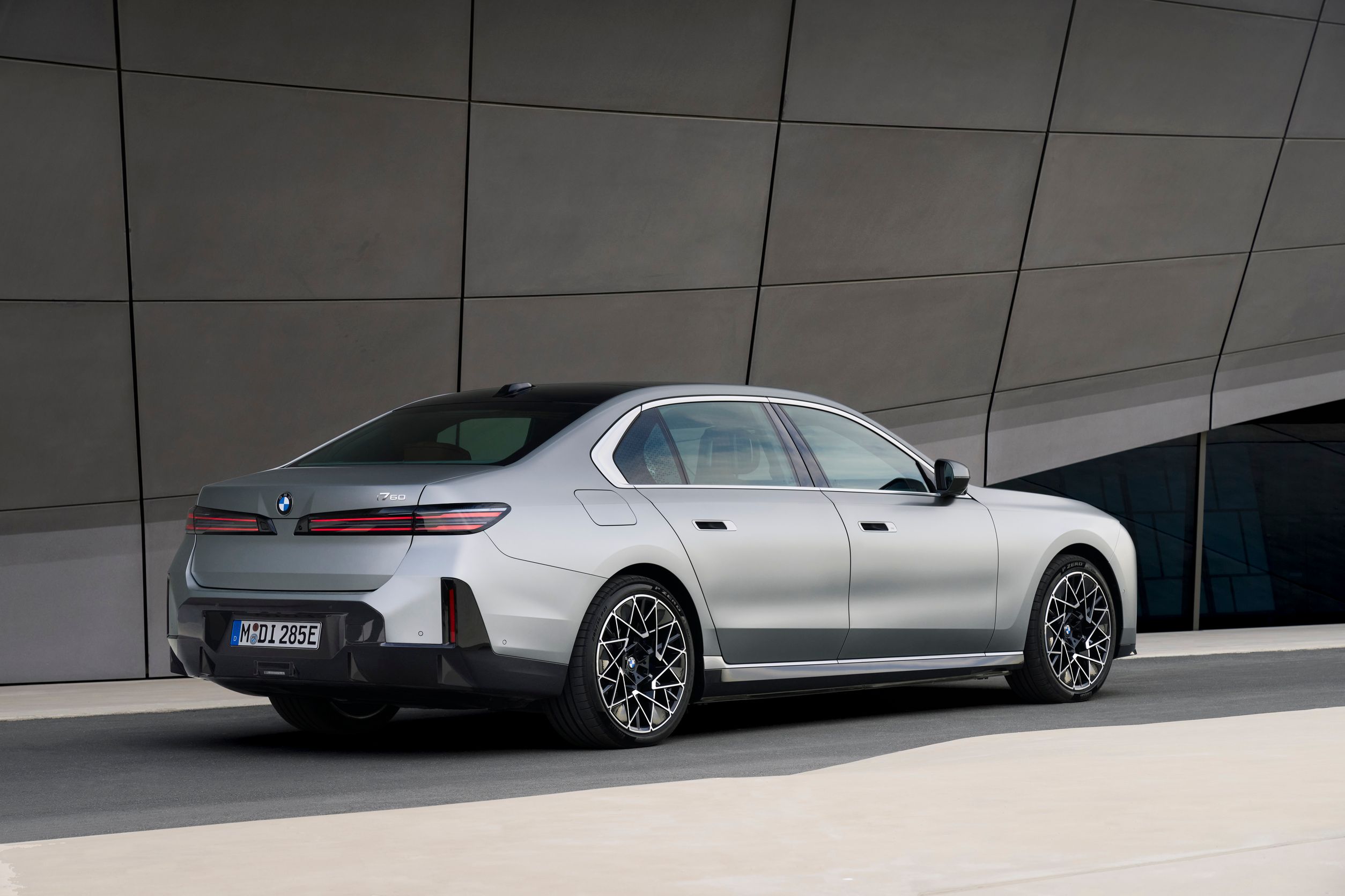 Überarbeiteter BMW 7er und BMW i7 mit neuem Frontdesign