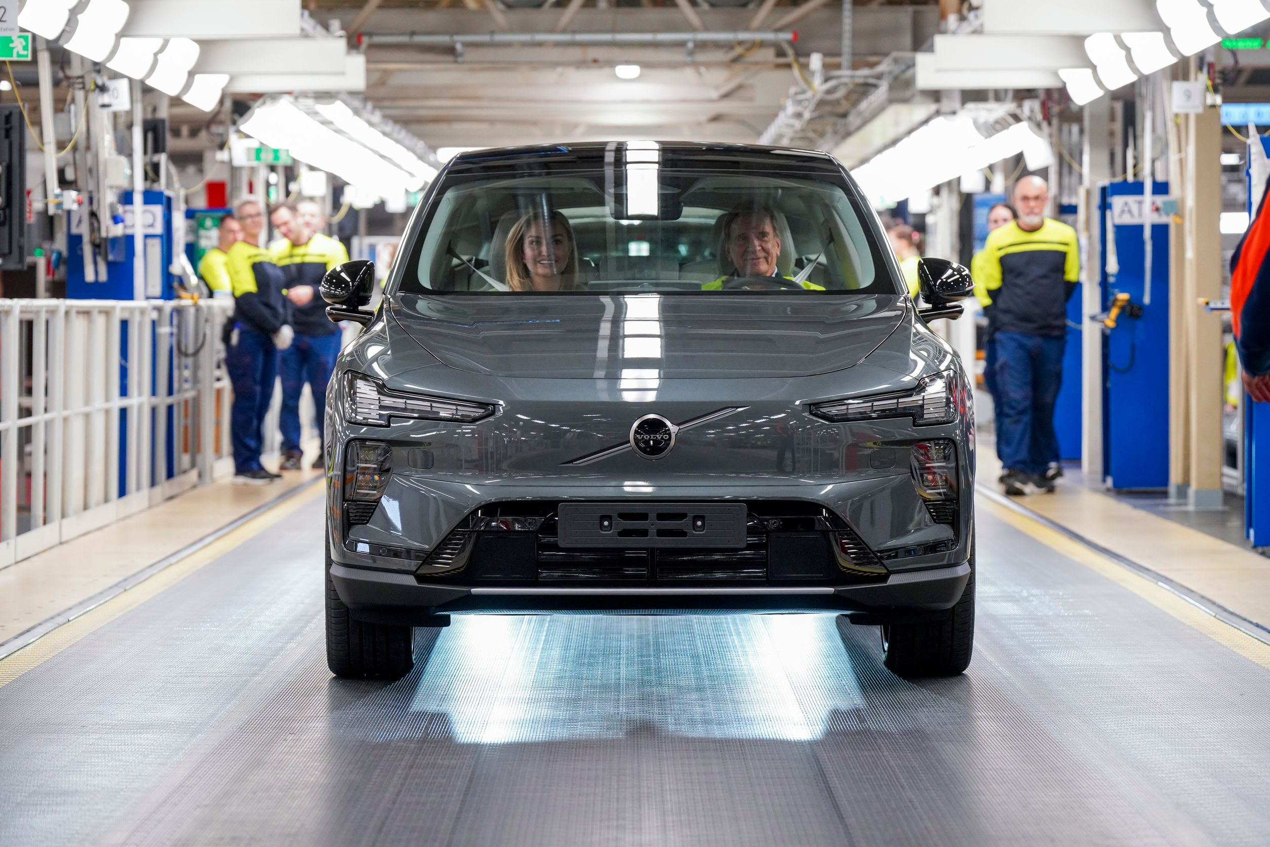 Volvo EX60 als elektrisches SUV im Kontext des Produktionsstarts in Göteborg