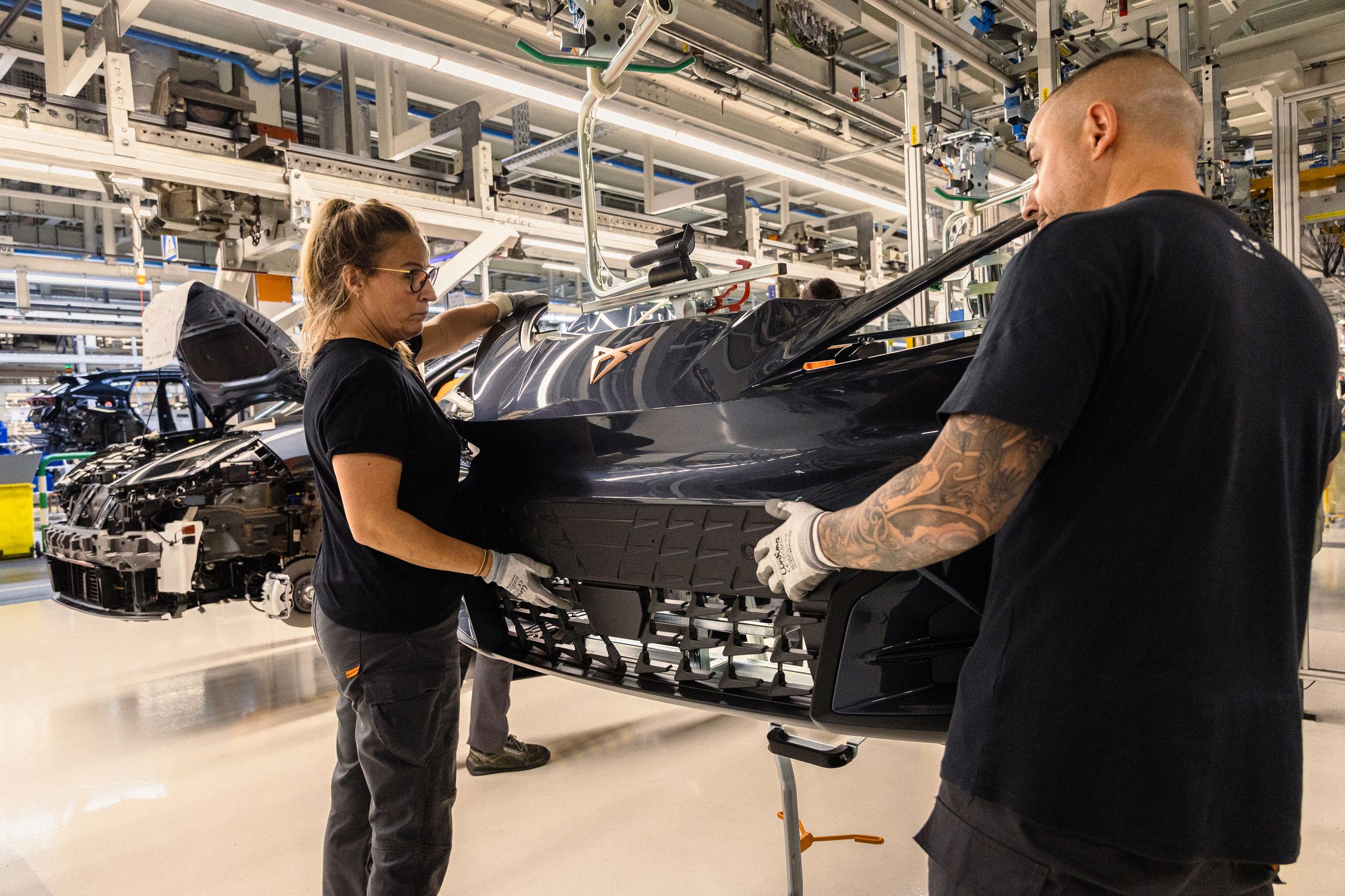 Cupra Raval und VW ID Polo bei der Produktion im Werk Martorell