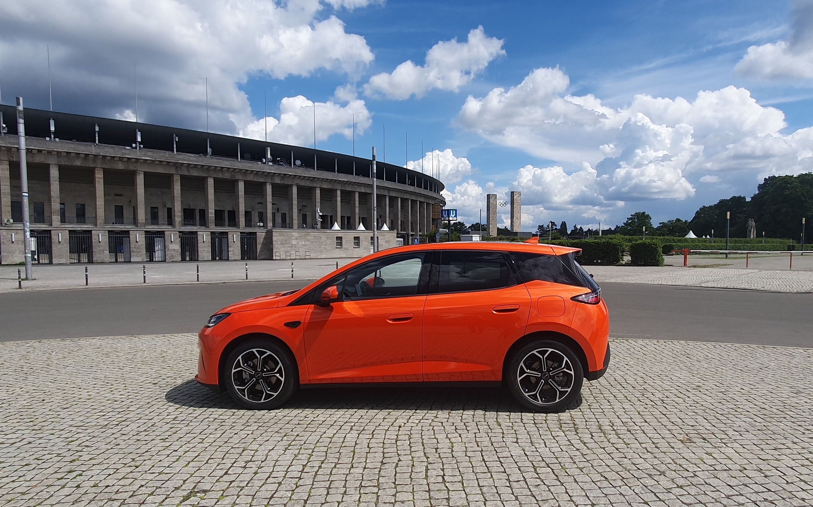 BYD Dolphin G DM-i als kompakter Plug-in-Hybrid-Kleinwagen
