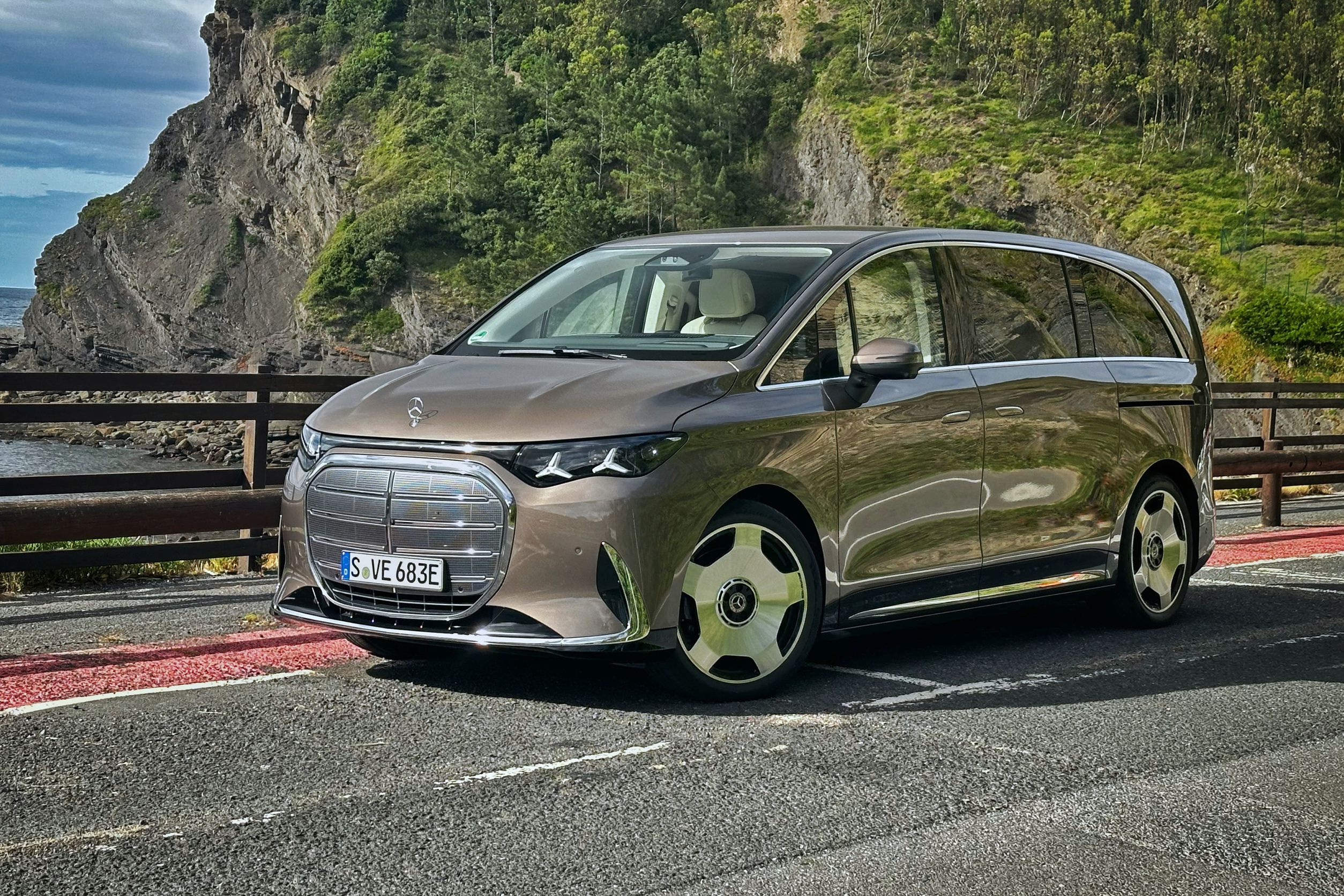 Mercedes-Benz VLE als elektrischer Van mit großzügigem Innenraum