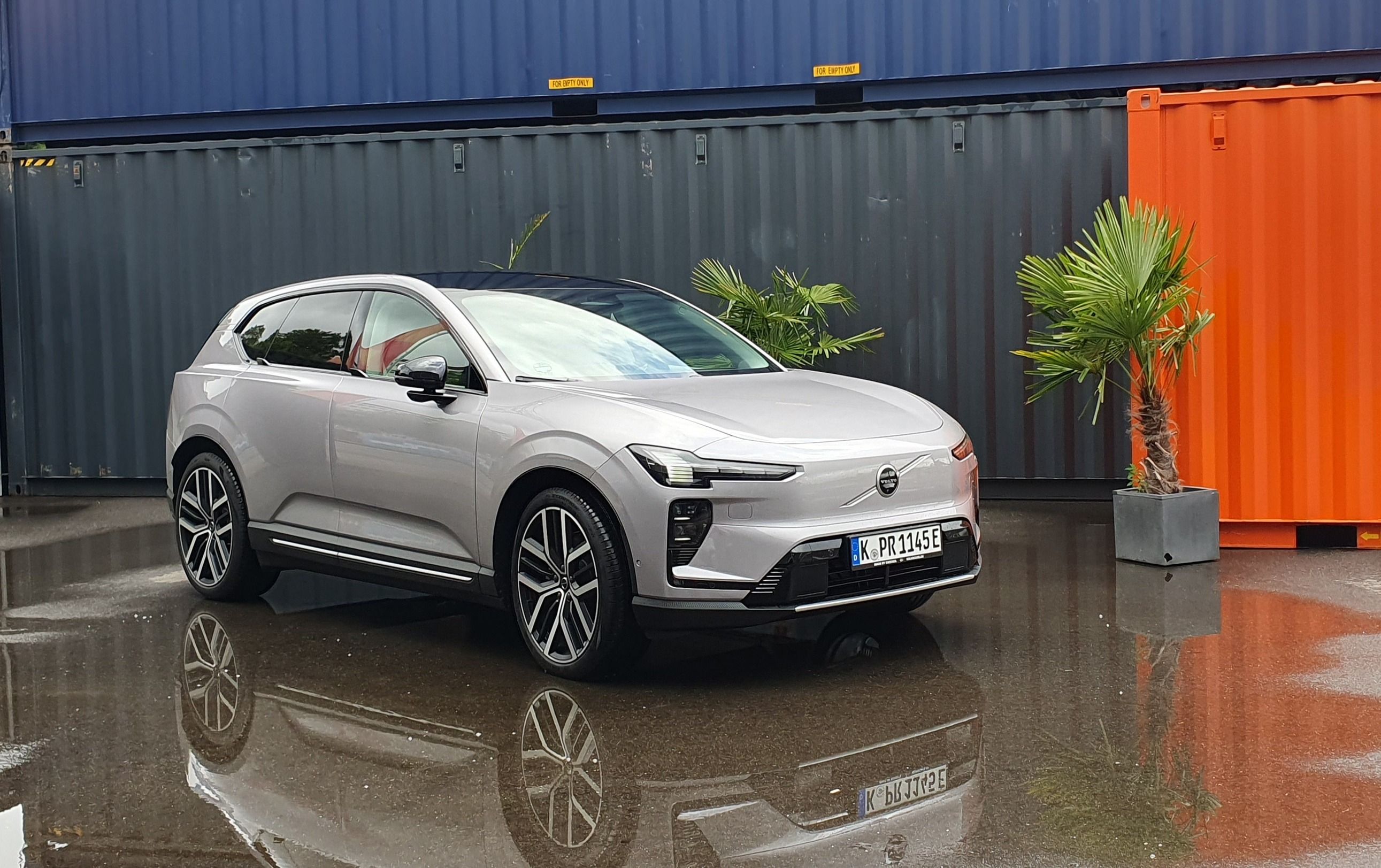 Volvo EX60: Elektro-SUV mit 800-Volt-Technik