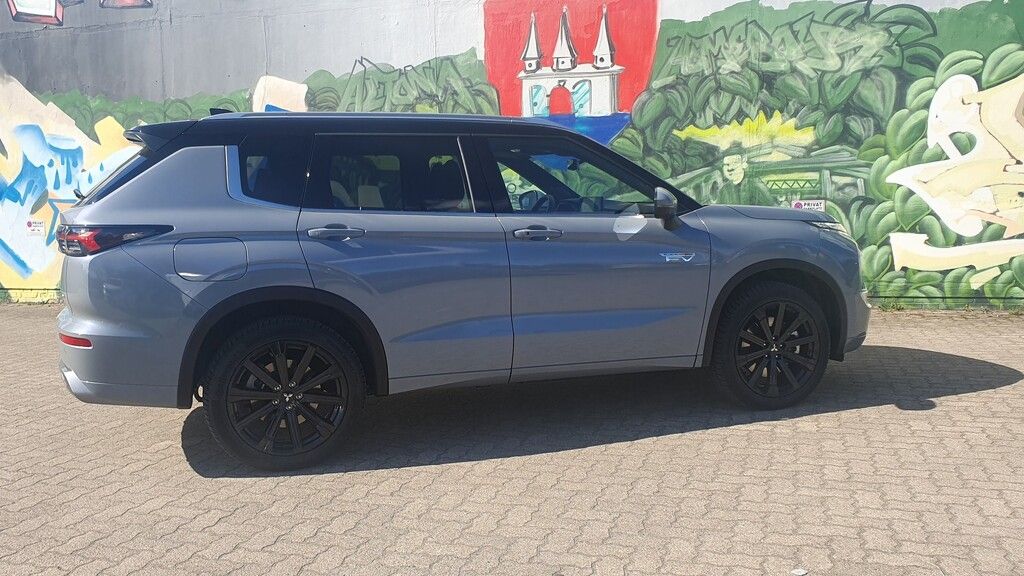 Mitsubishi Outlander PHEV.