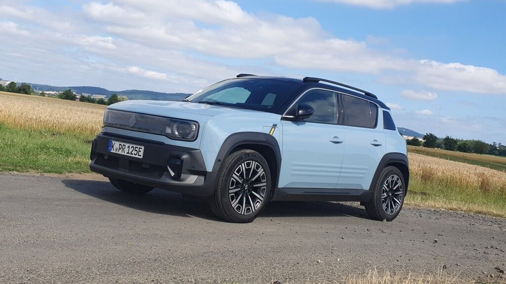 Renault 4 E-Tech Electric 150 Comfort Range.