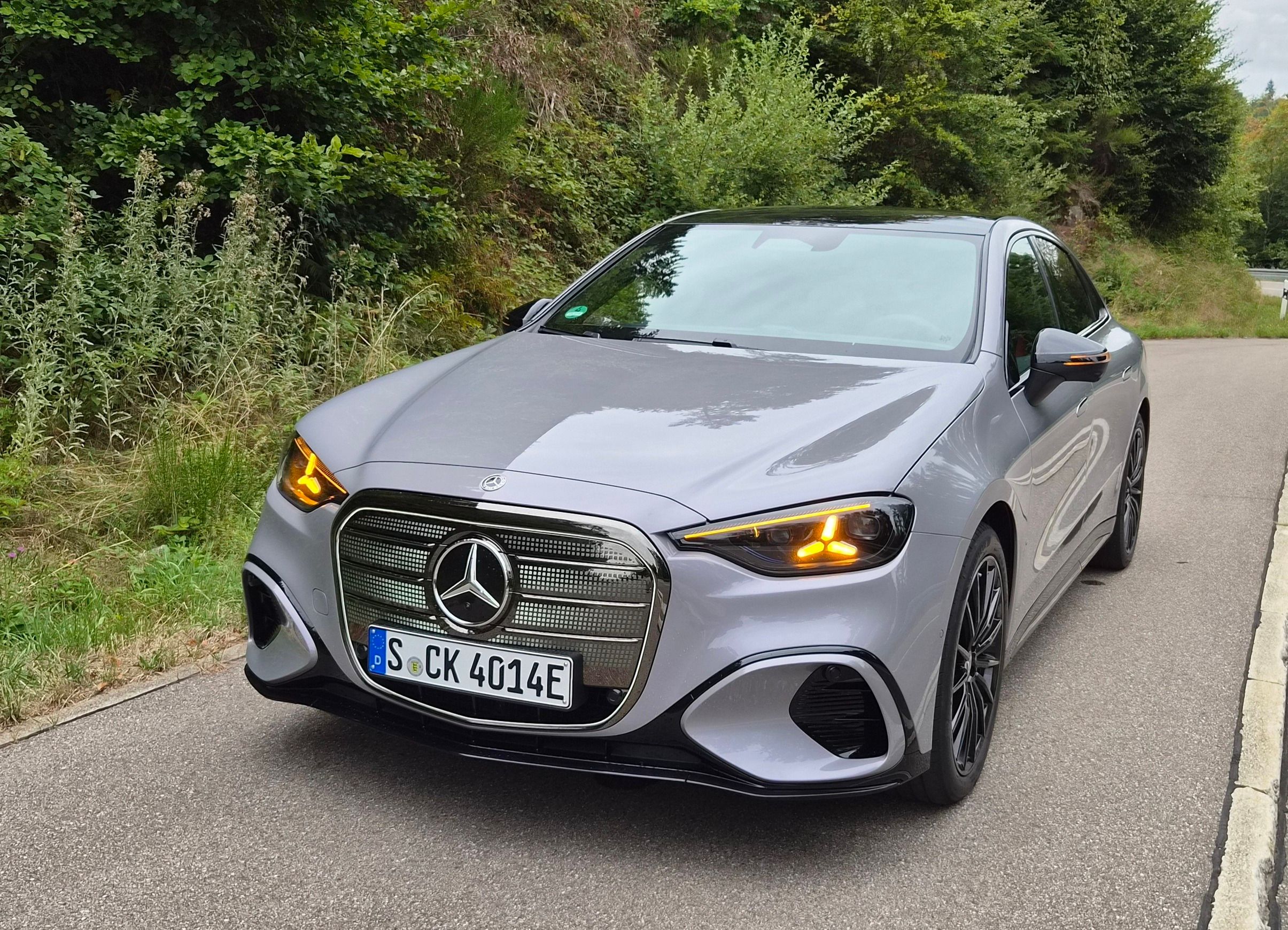 Mercedes C 400 4Matic elektrisch: Luxus auf 4,88 Metern