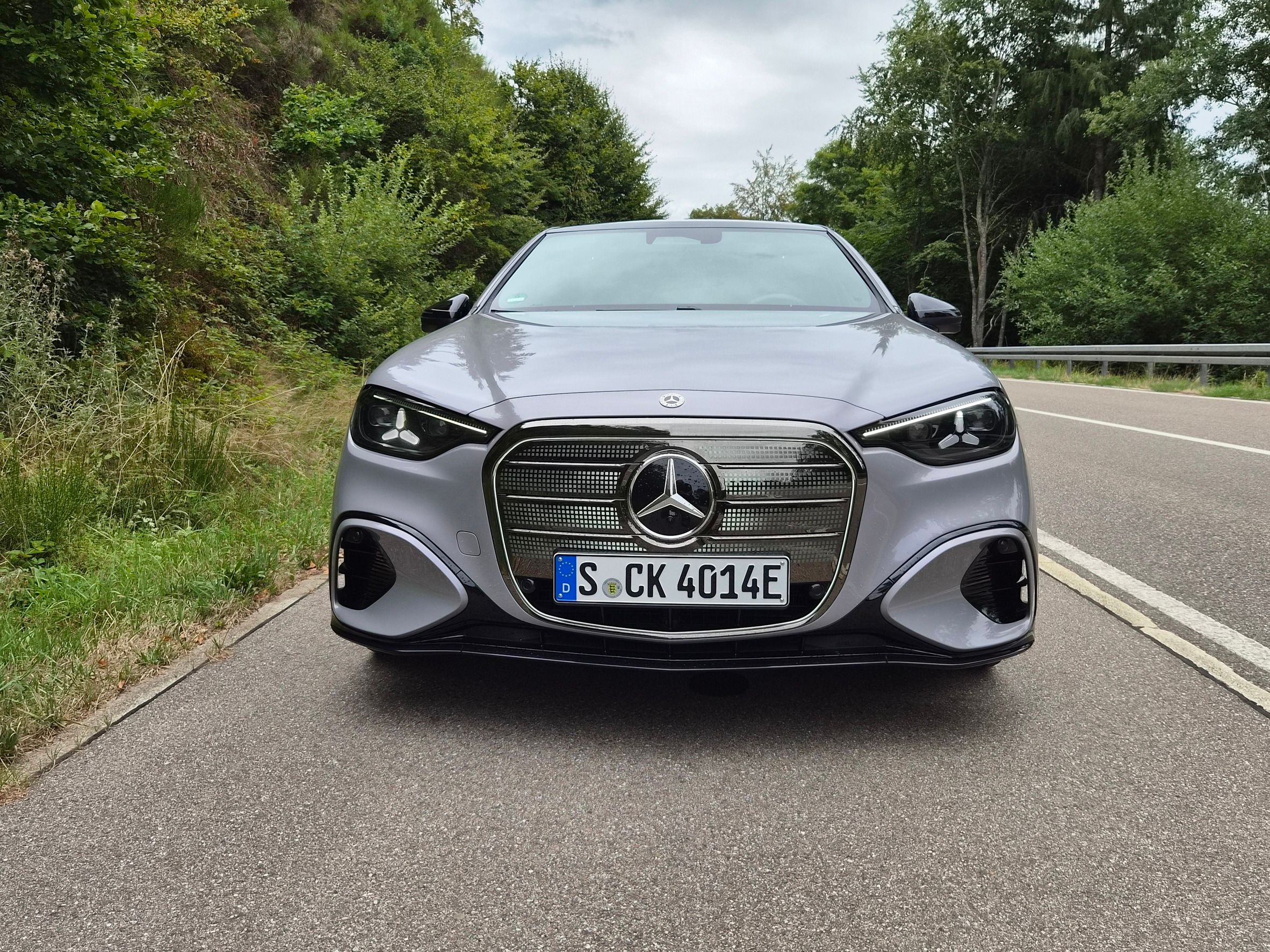 Mercedes C 400 4Matic elektrisch: Luxus auf 4,88 Metern