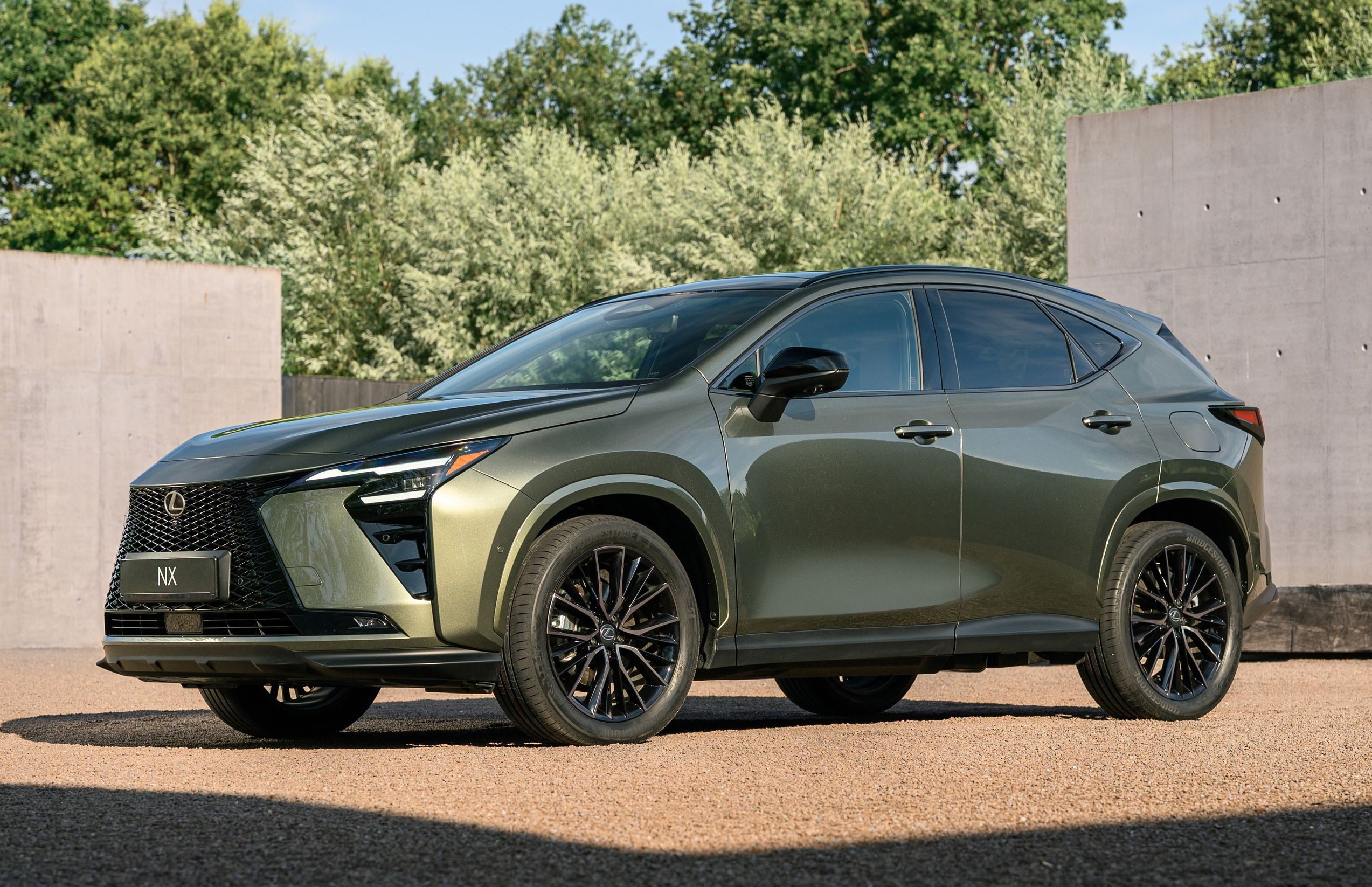 Lexus NX erhält mehr Elektro-Reichweite und Schnellladen