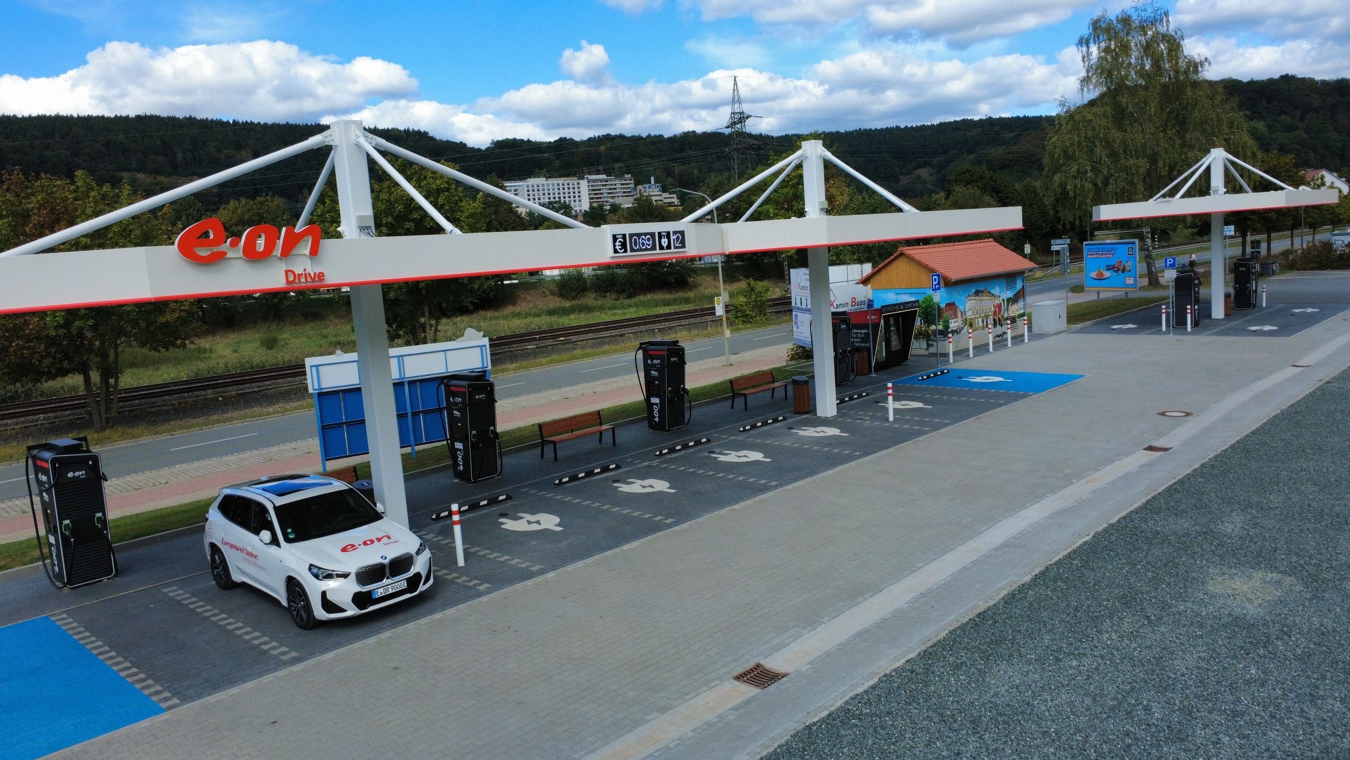 Eon-Schnellladestation in Kulmbach eröffnet